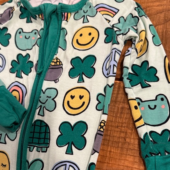 Little Sleepies “Happy Go Lucky” St. Patrick’s Day Zippy - Picture 4 of 11